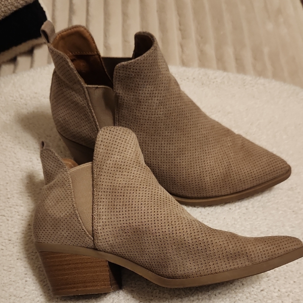 Women's Tan Ankle Boots